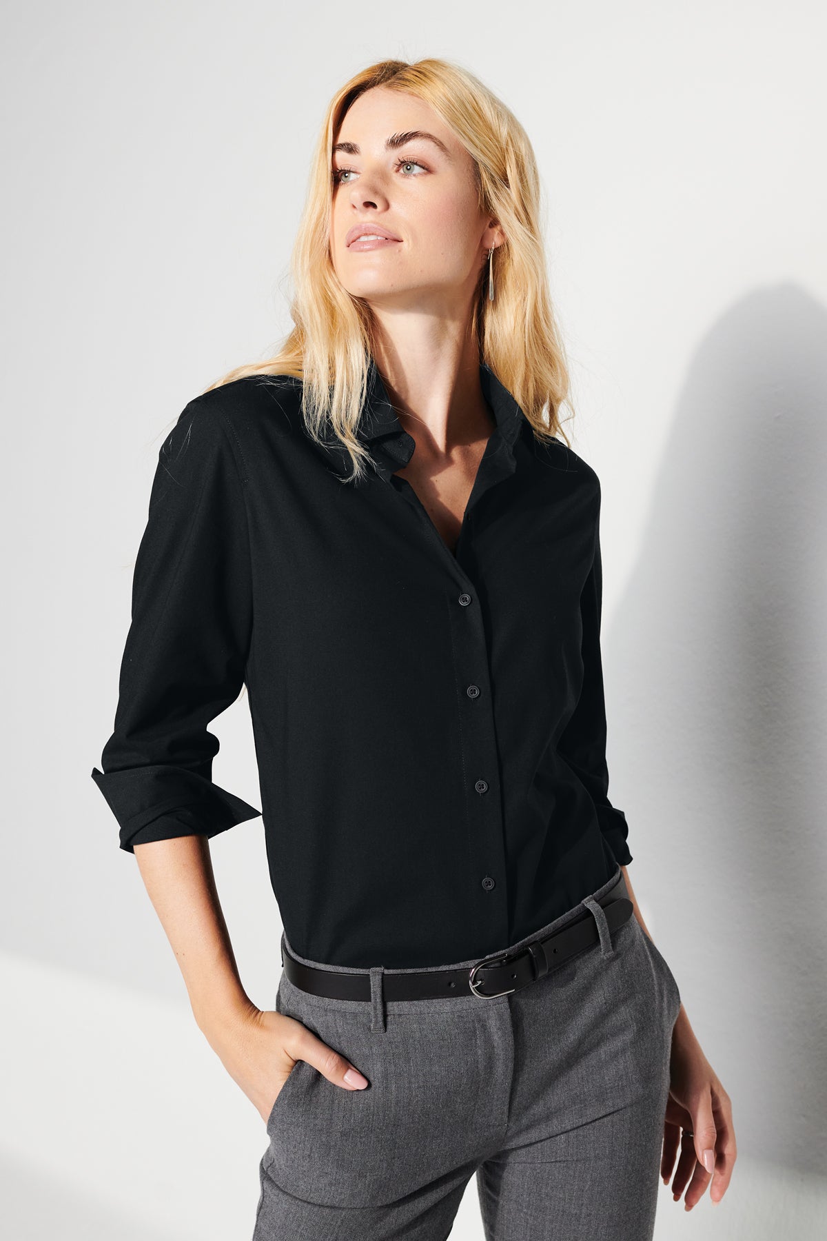 Mercer+Mettle® Women’s Long Sleeve Stretch Woven Shirt - Farm (COLOR LOGO)